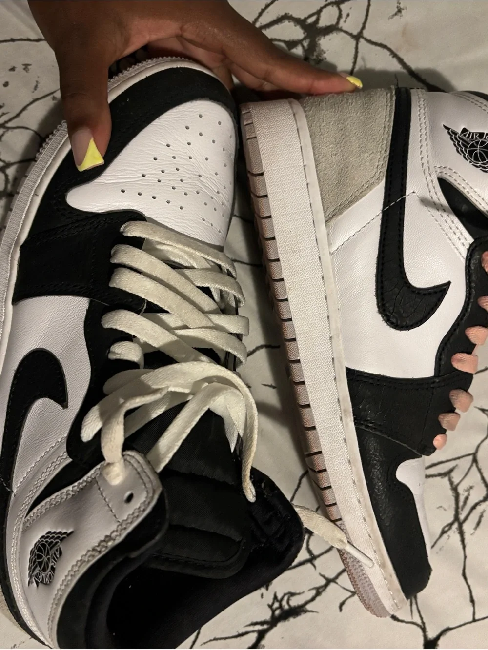 Jordan Air Jordan 1 Mid White Black Pink Accents